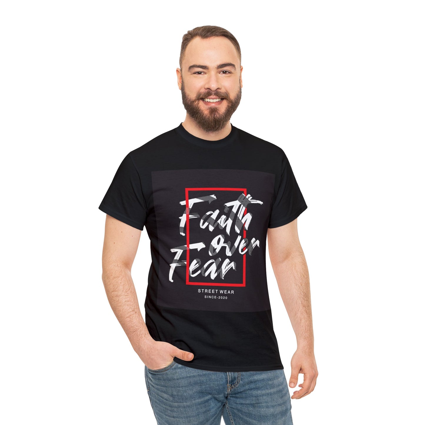 Camiseta unisex de algodón pesado "Fe sobre miedo"