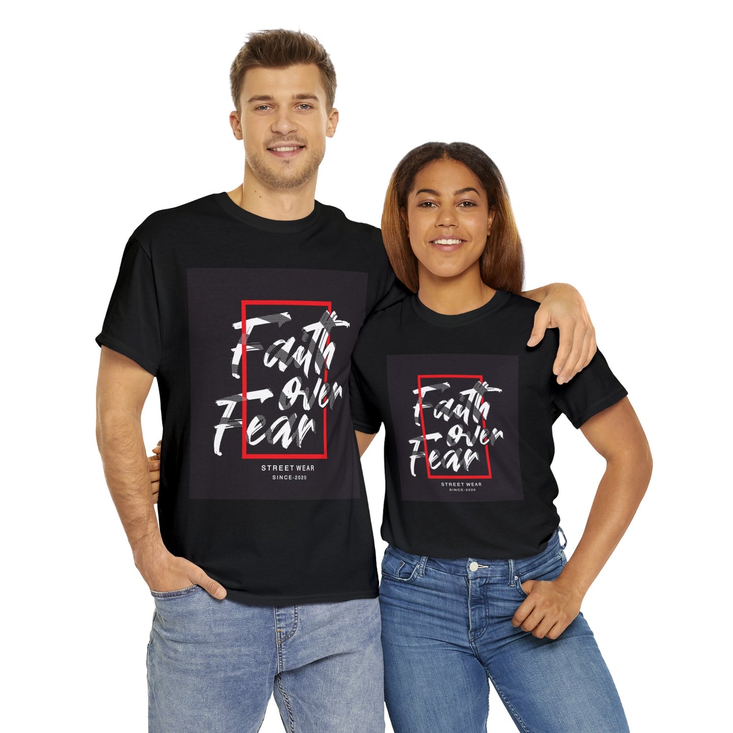 Camiseta unisex de algodón pesado "Fe sobre miedo"