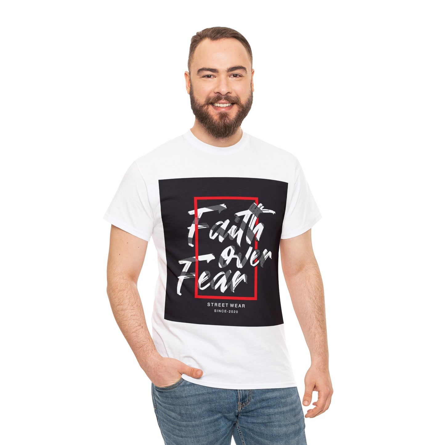 Camiseta unisex de algodón pesado "Fe sobre miedo"