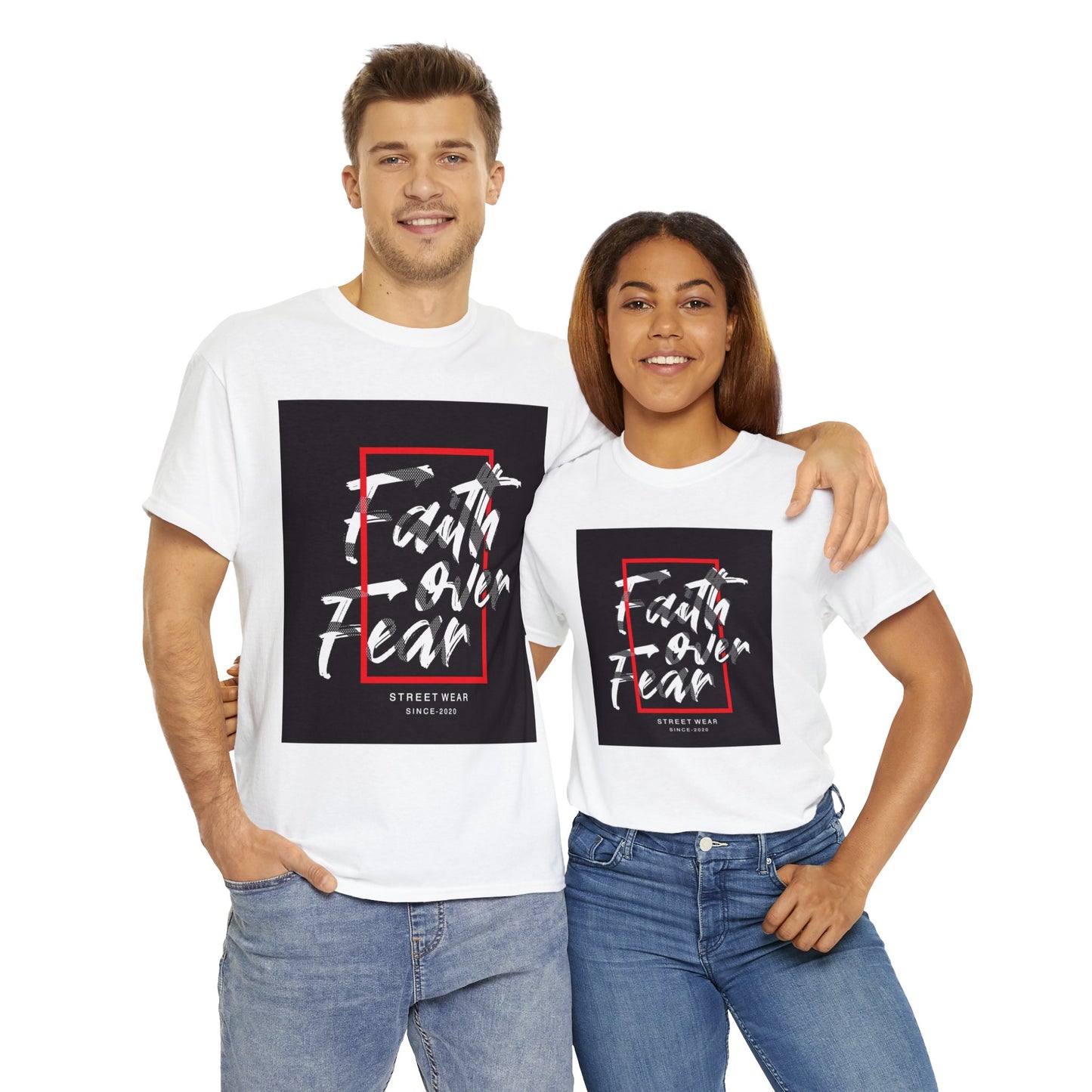 Camiseta unisex de algodón pesado "Fe sobre miedo"